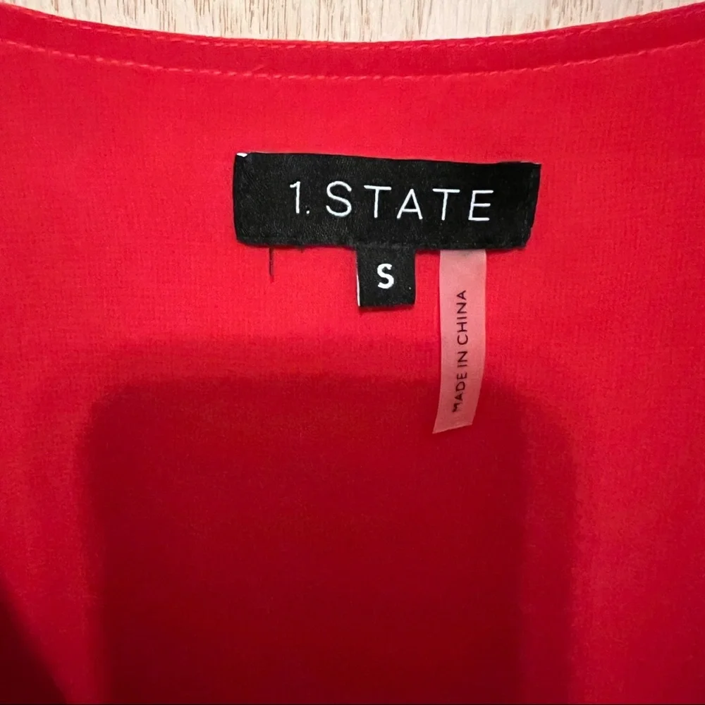 Red blouse - Picture 6 of 7